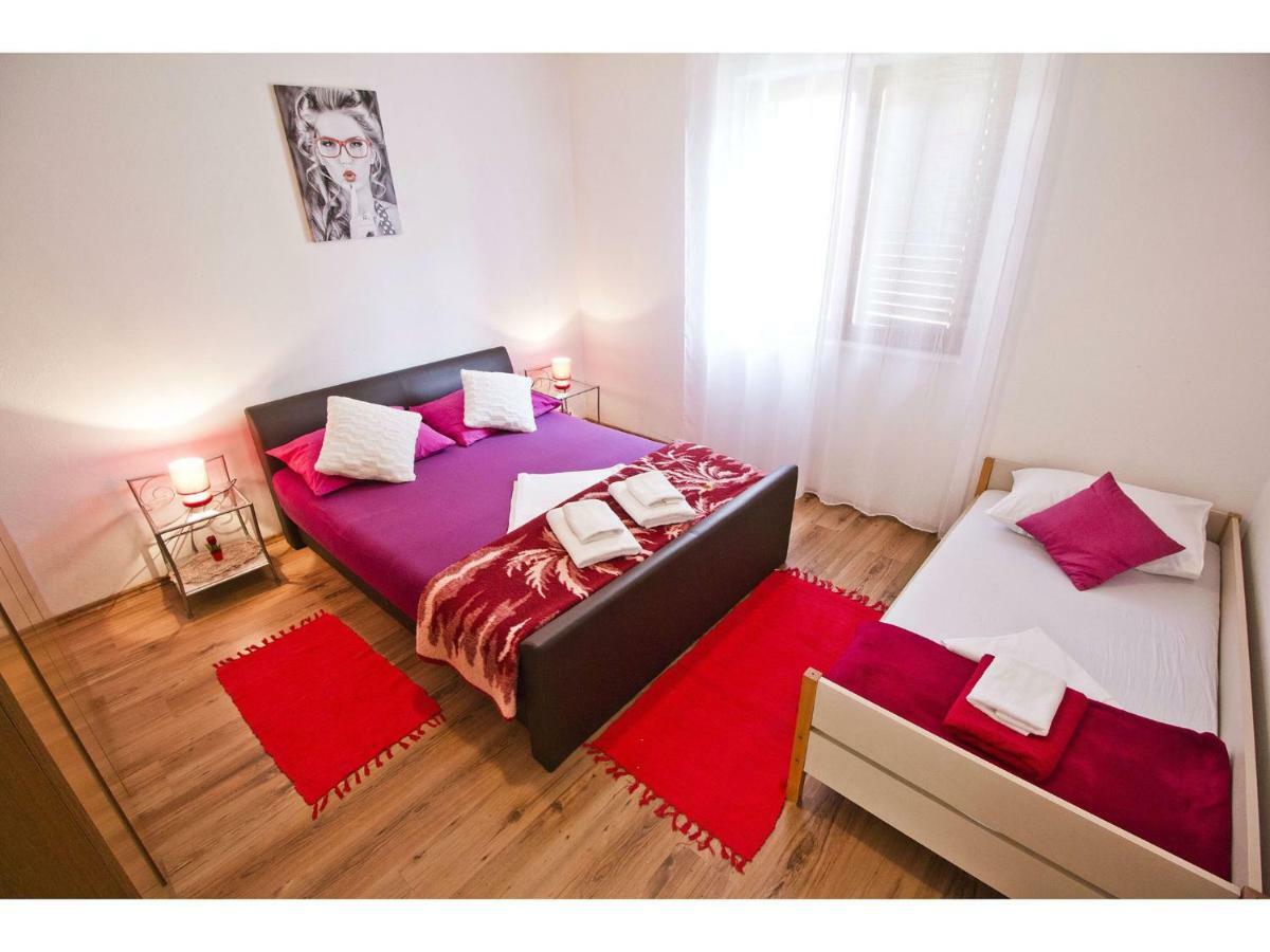 Apartment Josip Подстрана Екстер'єр фото