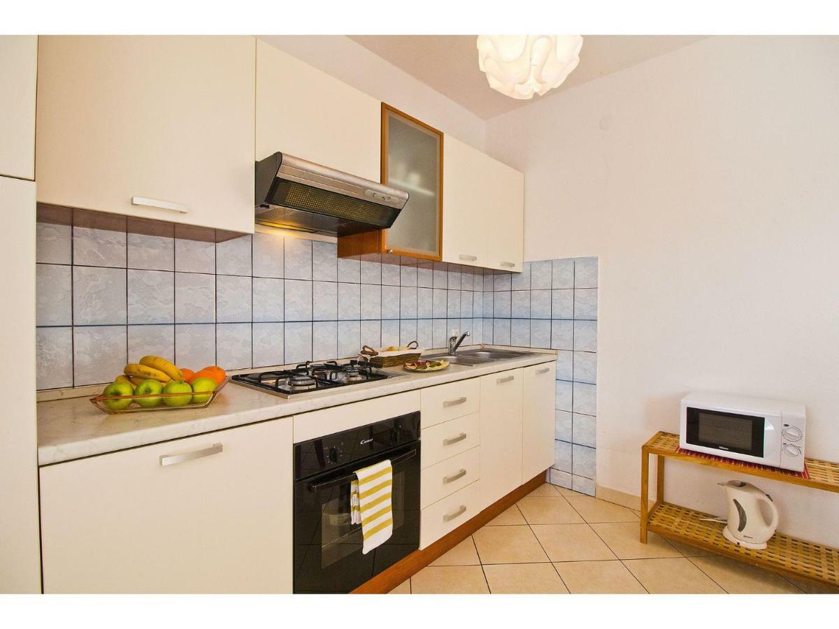 Apartment Josip Подстрана Екстер'єр фото