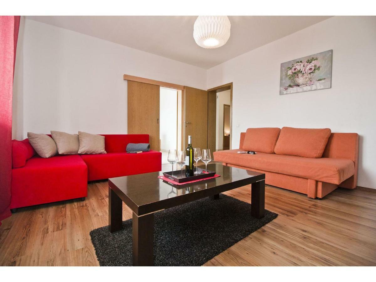 Apartment Josip Подстрана Екстер'єр фото