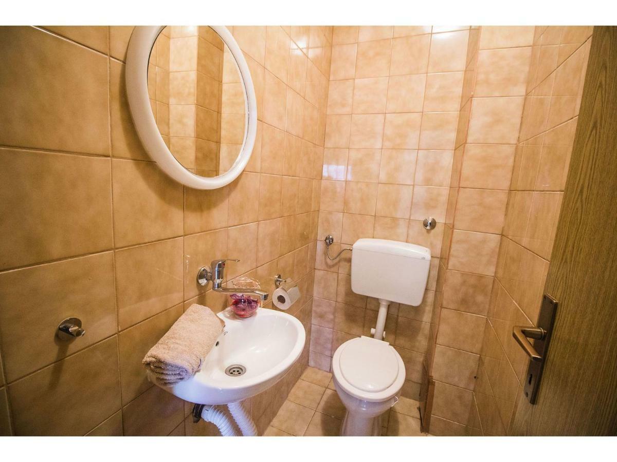 Apartment Josip Подстрана Екстер'єр фото