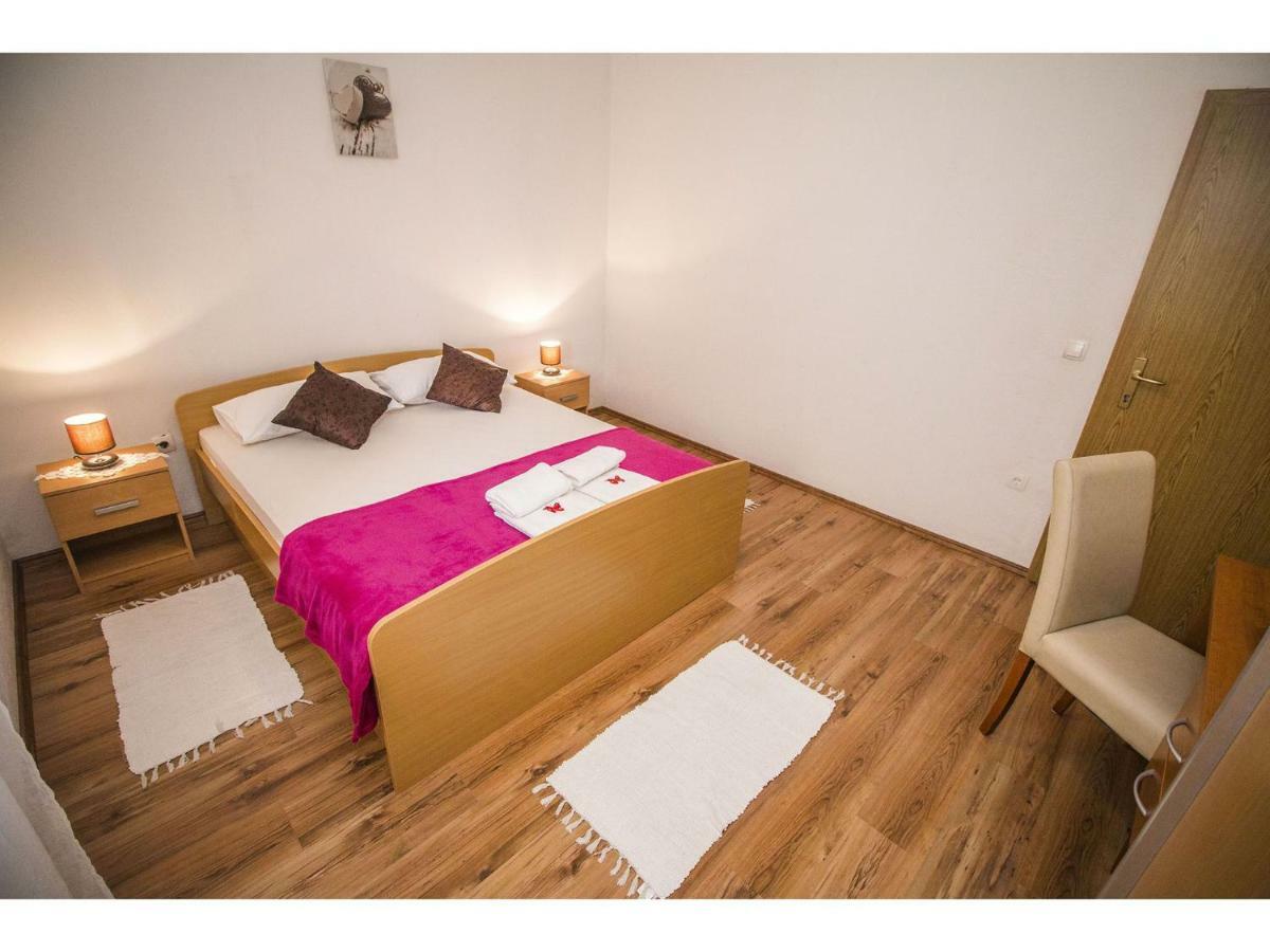 Apartment Josip Подстрана Екстер'єр фото