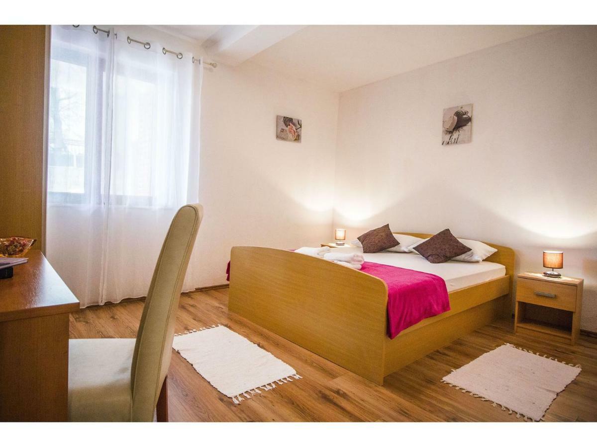 Apartment Josip Подстрана Екстер'єр фото